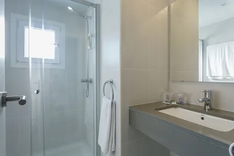 Minura Sur Menorca in Sant Lluís — foto 16