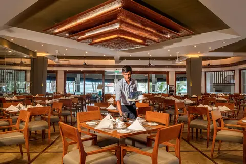 Royal Palms Beach Hotel in Kalutara — foto 29