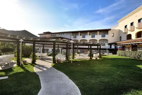 Cala della Torre Club Hotel in La Caletta — foto 8