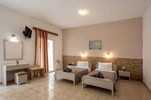 Paradiso Apartments in Ypsos — foto 10
