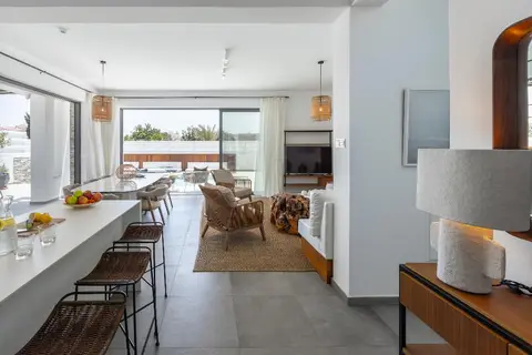 Chris Le Mare Gold Luxury Villa in Παραλίμνι — foto 11
