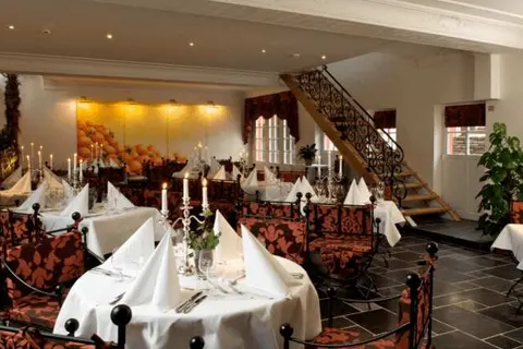 Burghaus en Villa Kronenburg foto 2