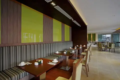 Centara Pattaya Hotel in พัทยา — foto 8