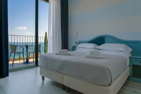Hotel Riva del Sole - Adults Only in Moniga del Garda — foto 27