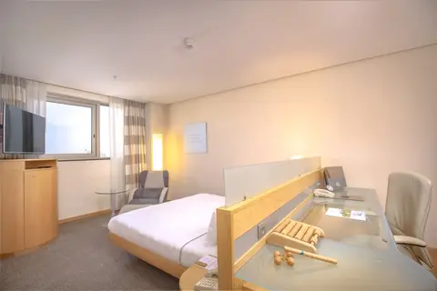 Meliá Valencia in Valencia — foto 12