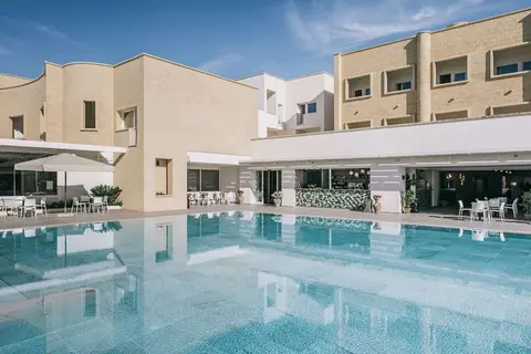 Mangia's Himera Resort in Campo Felice Di Roccella — foto 2