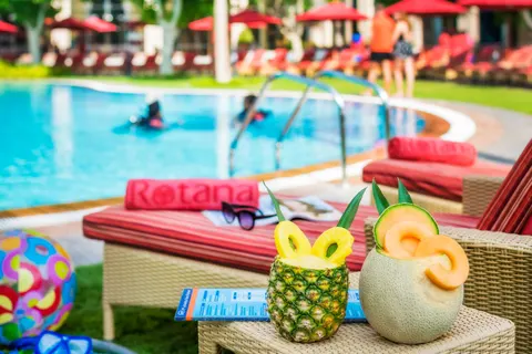 Khalidiya Palace Beach in Al Bateen — foto 7