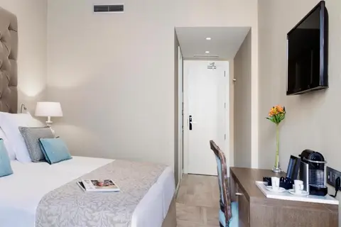 Lamaro Hotel in Barcelona — foto 8