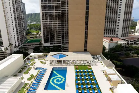 Hilton Waikiki Beach in Honolulu — foto 27
