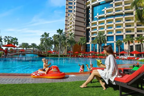 Khalidiya Palace Beach in Al Bateen — foto 6