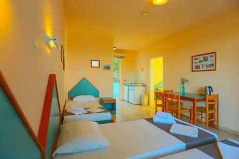 Filoxenia Hotel - Apartments in Θεολόγος — foto 16