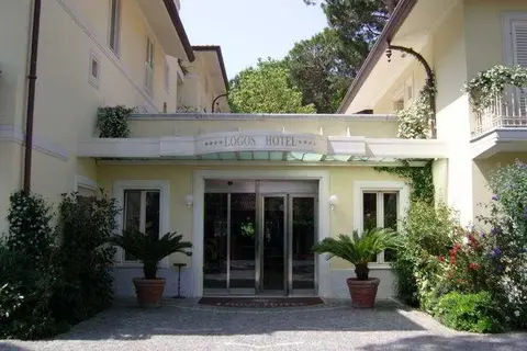 Jr Resort Logos Forte dei Marmi in Forte Dei Marmi — foto 9