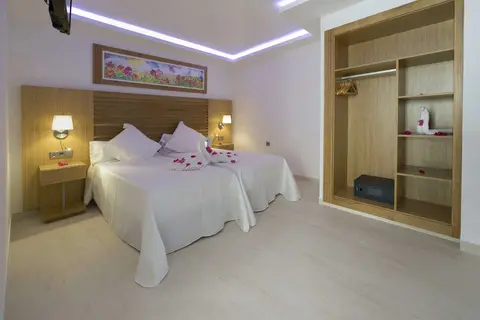 My Way Luxury Ibiza Studios in Platja d'en Bossa — foto 3