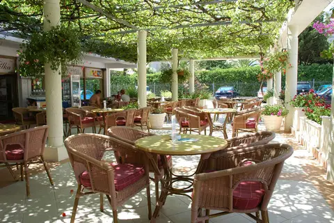 Hotel Montenegro Beach Resort in Bečići — foto 18
