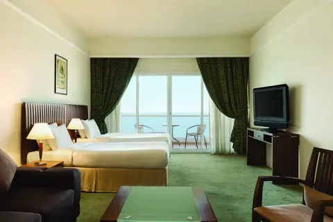 Ramada by Wyndham Beach Hotel Ajman in Ajman — foto 4