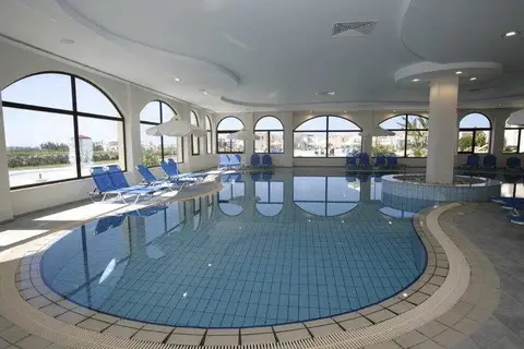 Avanti Holiday Village in Paphos — foto 17