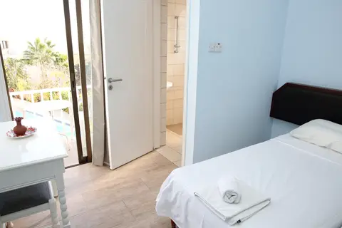 Antonis G Hotel in Oroklini — foto 23