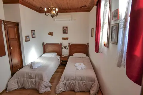 Hotel Bineri in Gjirokastra — foto 5