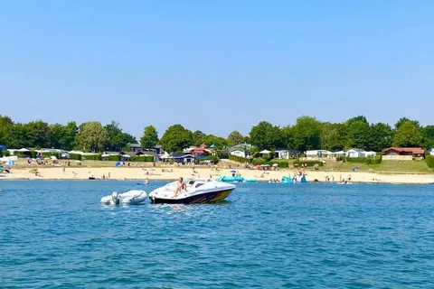 Recreatiepark Rhederlaagse Meren foto 10