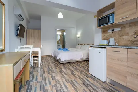 Antonis G Hotel in Oroklini — foto 11