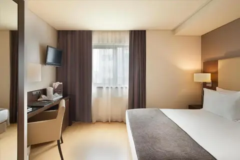 Turim Iberia Hotel in Lissabon — foto 8