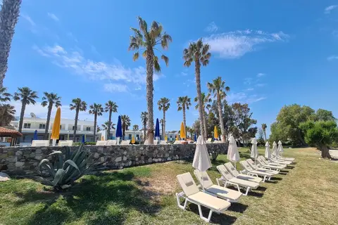 Irina Beach Hotel in Τιγκάκι — foto 17