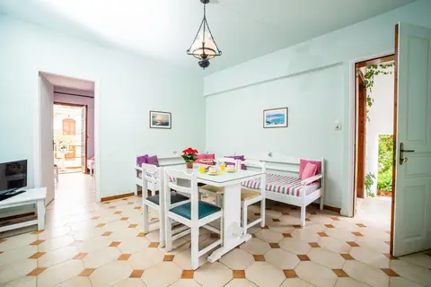 Alexandra Apartments in Δημοτική Ενότητα Μαλίων — foto 11