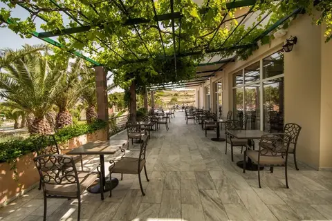 Aphrodite Hotel in Μόλυβος — foto 17