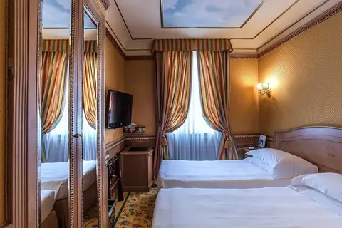 River Palace in Rome, foto 4