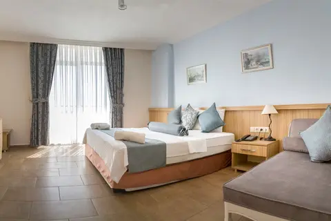 Ponz Hotel in Kusadasi — foto 6