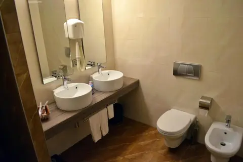 Sky Hotel in Tirana — foto 30