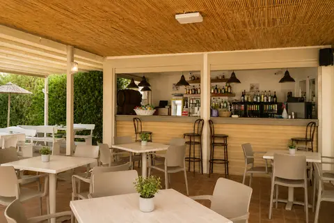 Sun & Sea studios & appartementen in Φαληράκι — foto 4