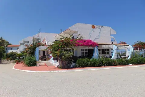 Nirvana Beach Hotel in Θεολόγος