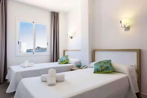 Endlss Beach & Disco Hotel Ibiza in Cala de Bou — foto 4