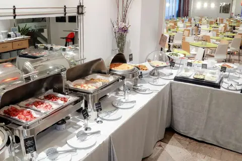Polis Grand in Athene — foto 23
