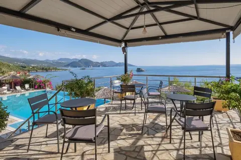 Costa Smeralda in Σύβοτα — foto 4