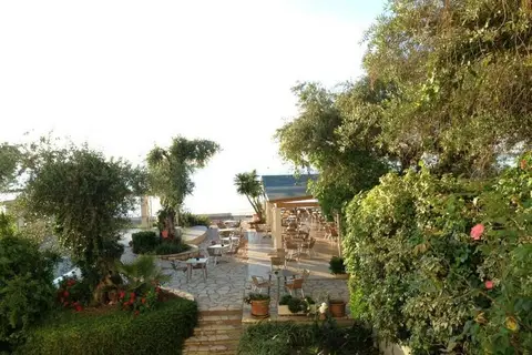 Elea Beach in Δασσιά — foto 10