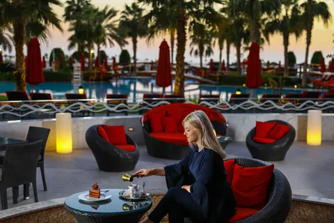 Khalidiya Palace Beach in Al Bateen — foto 21