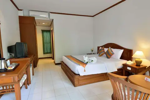 First Bungalow Beach Resort in บ้านเฉวง — foto 15