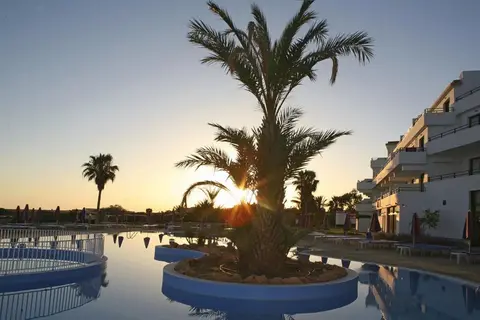 Corallia Beach Hotel Apartments in Πέγεια — foto 7