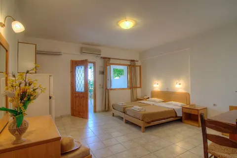 Adonis Hotel in Agia Galini — foto 13