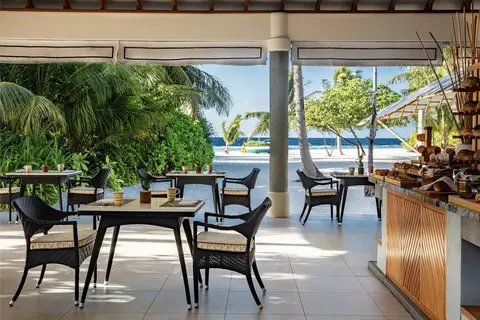 NH Collection Maldives Havodda Resort in Gaaf Dhaal Atoll Education Centre, foto 18