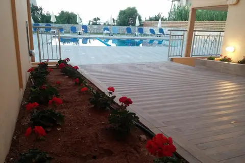 Gerona Mare Apartments in Γεράνι — foto 19
