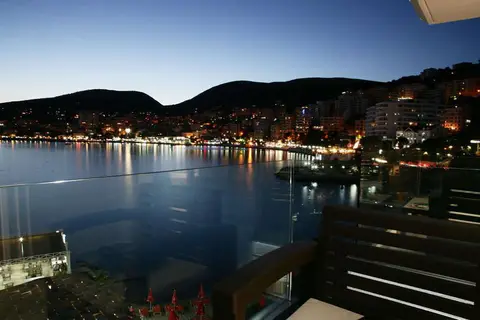 Demi Hotel in Sarandë — foto 27