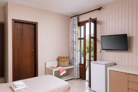 Idi Hotel in Zaros — foto 27