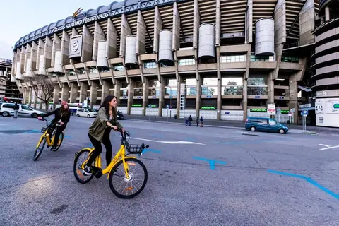 Far Home Bernabeu in Madrid — foto 23
