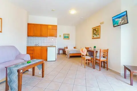 Sunrise Suites in Καλύβες — foto 12