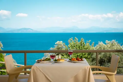 Canvas by Mitsis Belvedere in Δημοτική Ενότητα Μελιτειέων — foto 18
