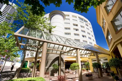 Holiday Inn Potts Point in Sydney