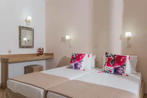 Emerald Hotel in Αγία Μαρίνα — foto 24